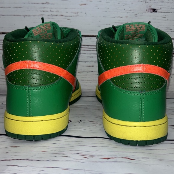 nike dunk sb mid watermelon